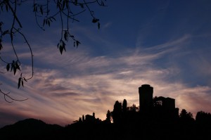 Rocca-e-Monticino-al-tramonto-Brisighella